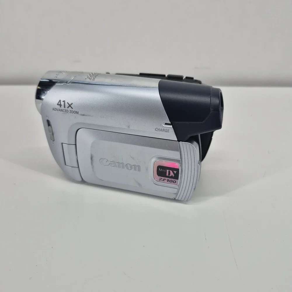 Canon ZR900 MiniDV Camcorder Digital Video Camera 41x Zoom Untested No Battery